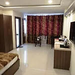 Hotel M M Continental