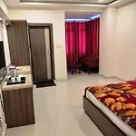Hotel M M Continental