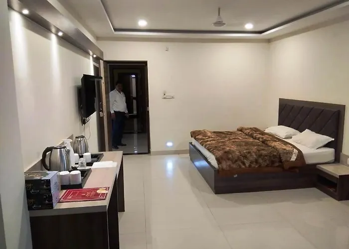 Hotel M M Continental